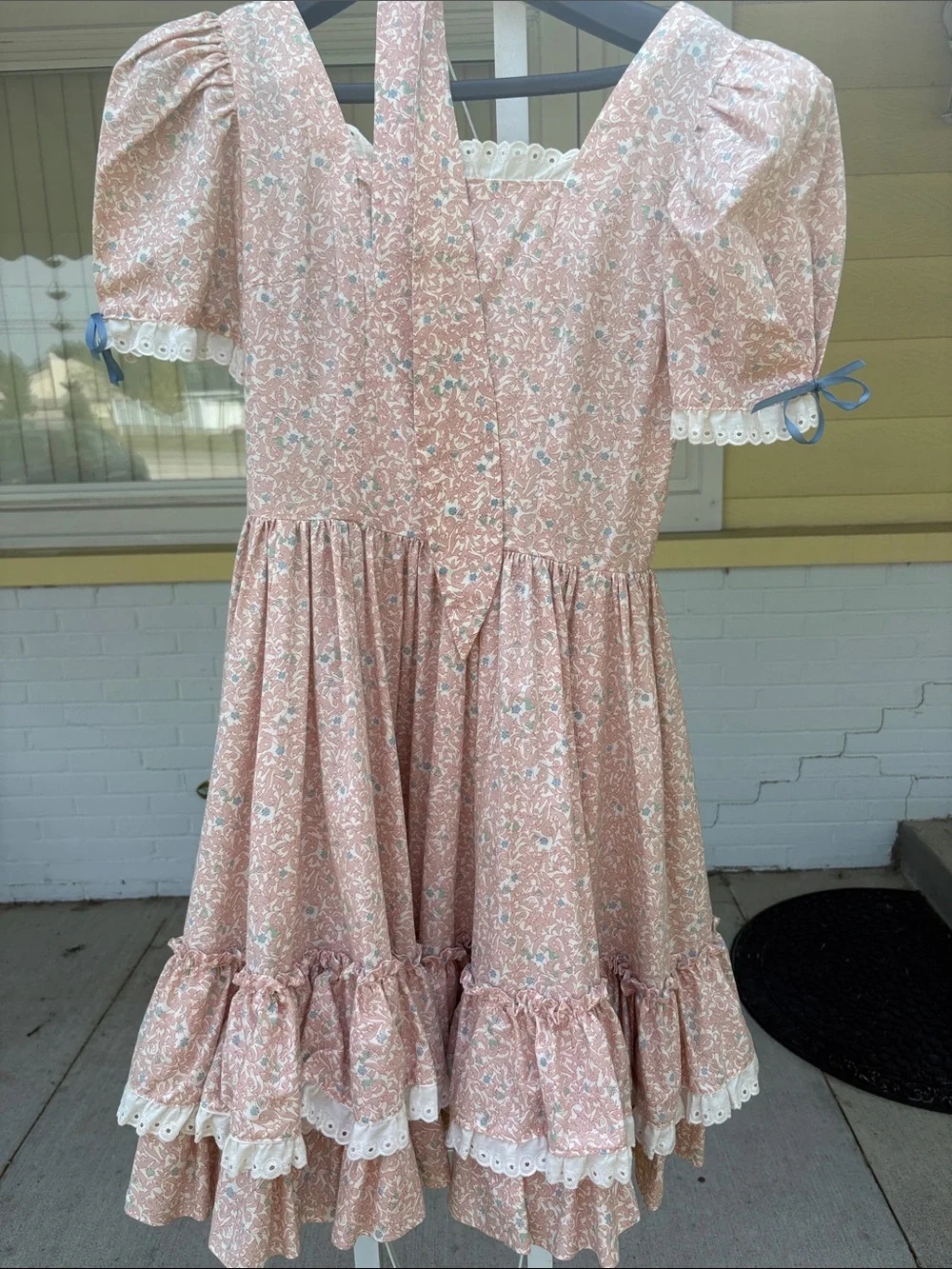 Women's Pink Floral Ruffle Casual Dress with Puff Sleeves